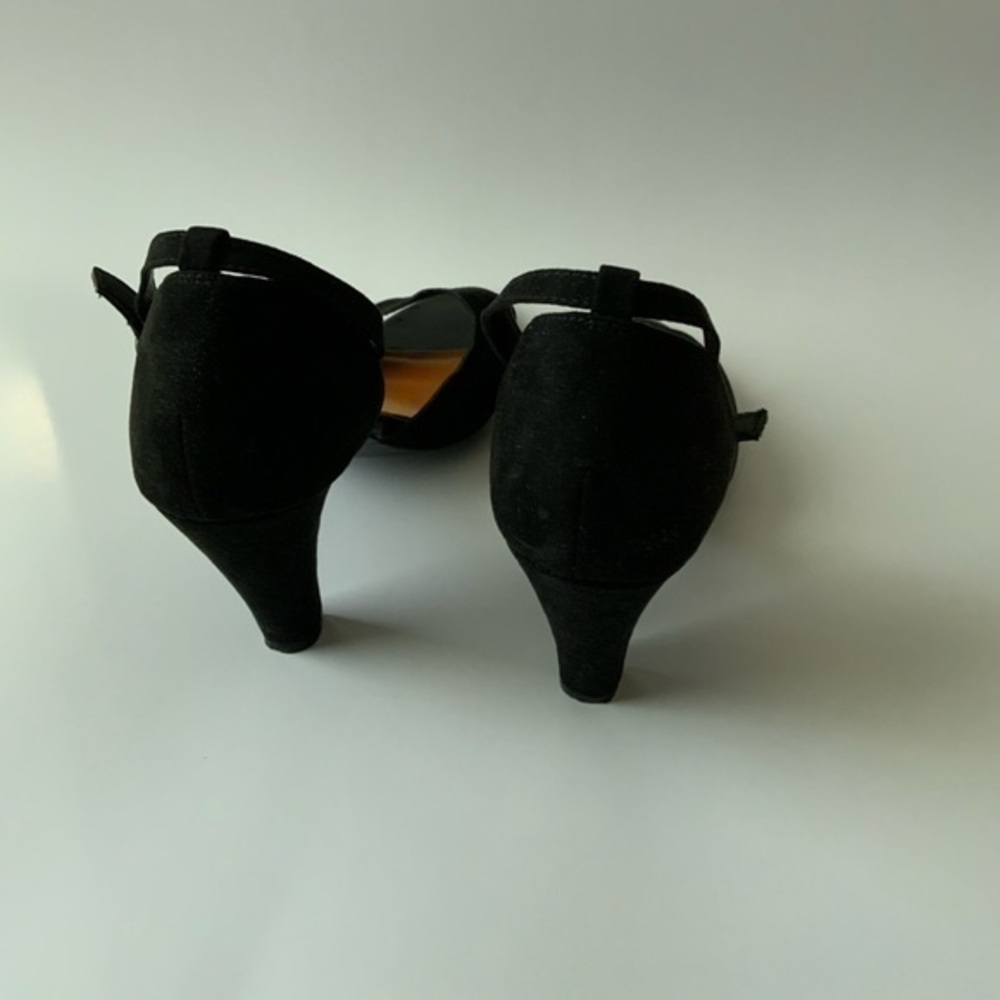 Heels - Picture 5 of 6